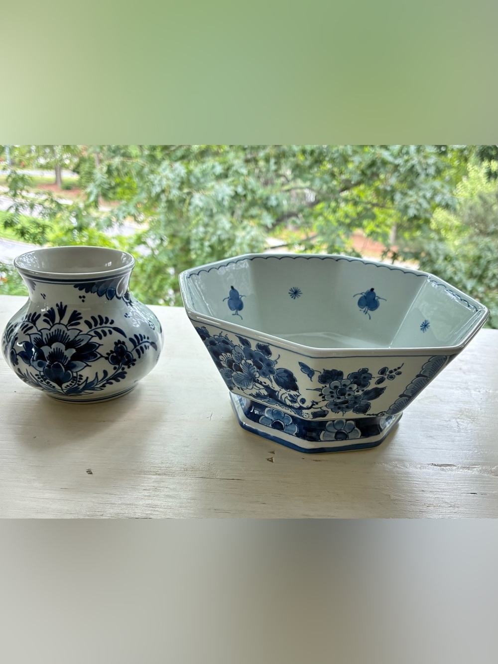 Delft - Blue and White Floral Ceramic Bowl - Elegant Home Art